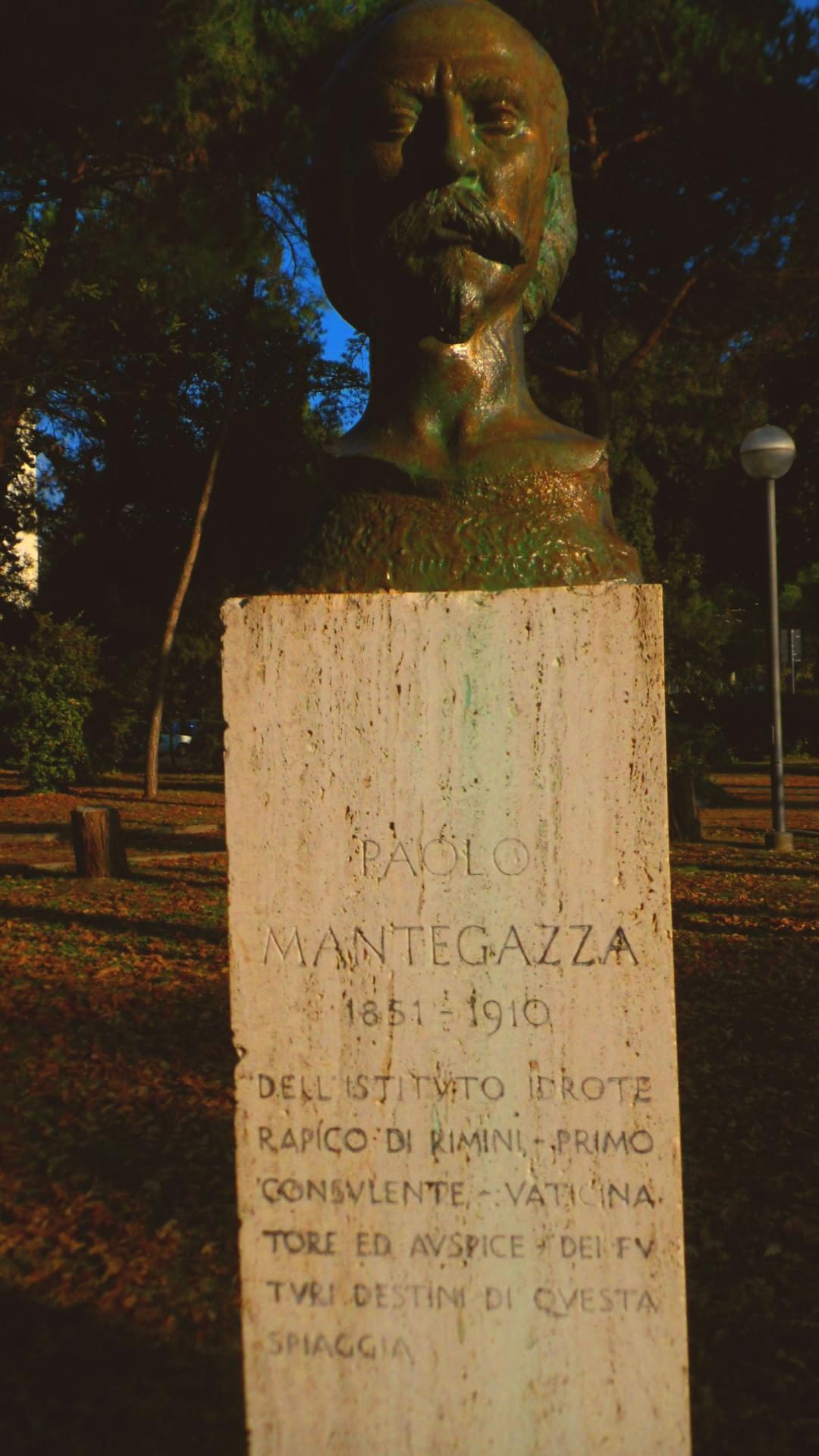 Paolo Mantegazza's bust Rimini (1).JPG